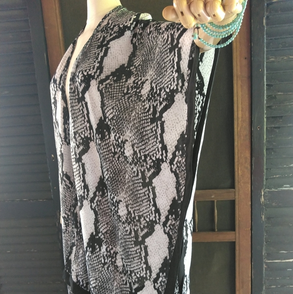 Styliné Snake Print Kimono (NWT) - Picture 4 of 7